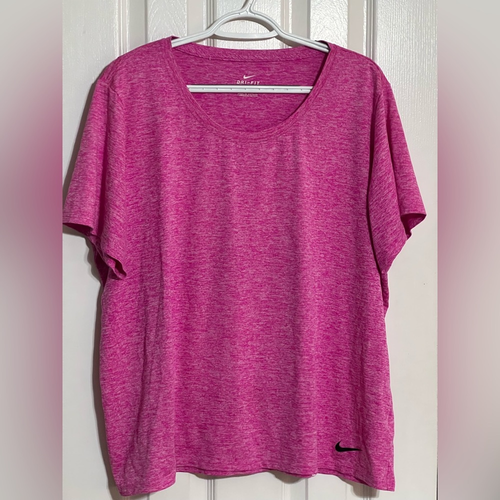 Womens Nike Drifit T-shirt